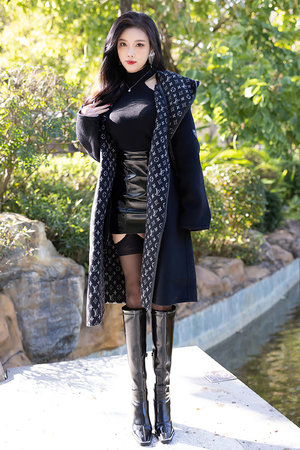 美女肥私饱满裸体图片